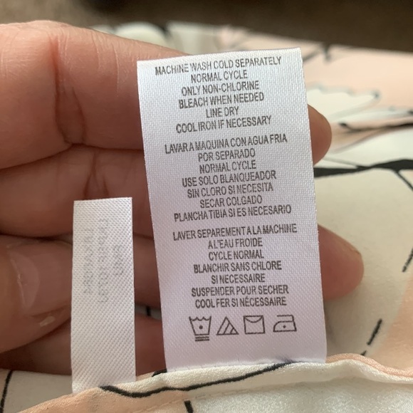 Karl Lagerfeld Women’s Blouse ruffle front button loops very good condition - Picture 7 of 7